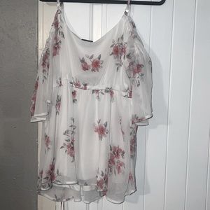 Whit flower blouse plus size